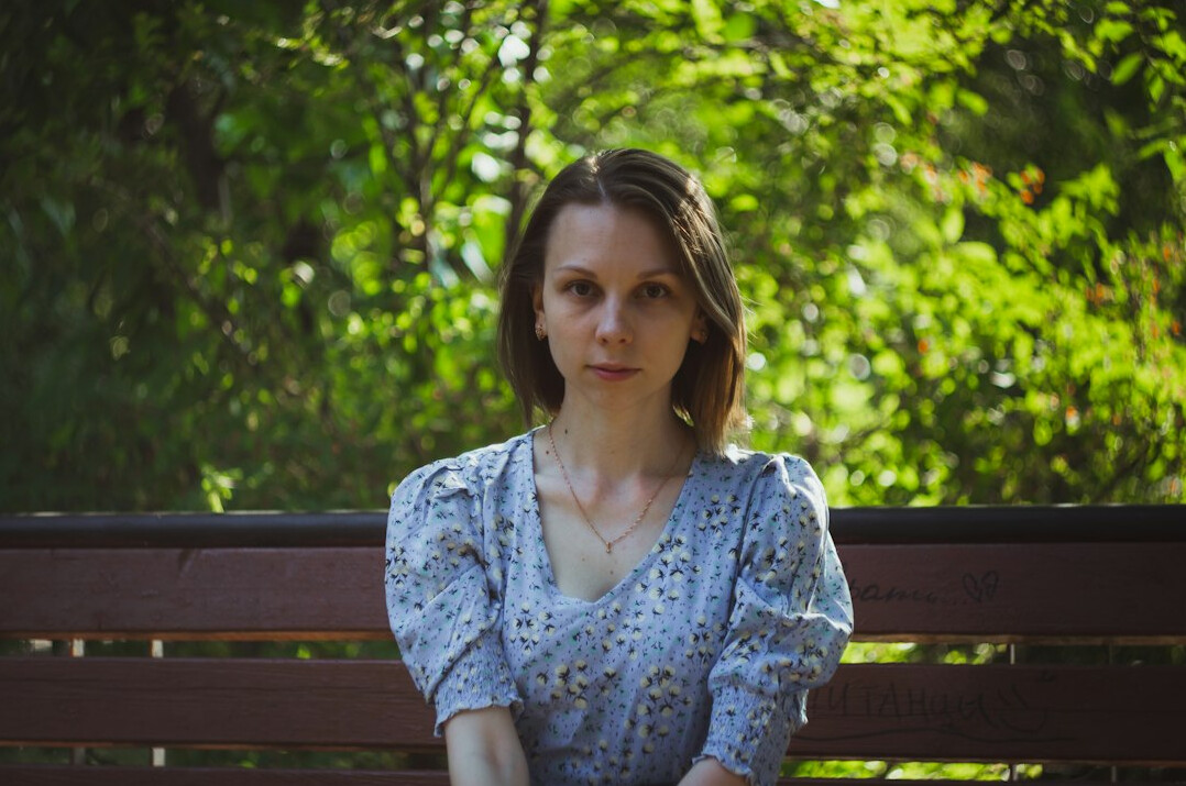 Studio portrait of a Swiss woman in her 50s, data journalist